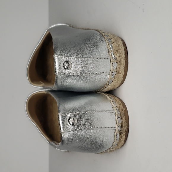 Sam Edelman "Lynn" Leather Silver Flats - Picture 4 of 7